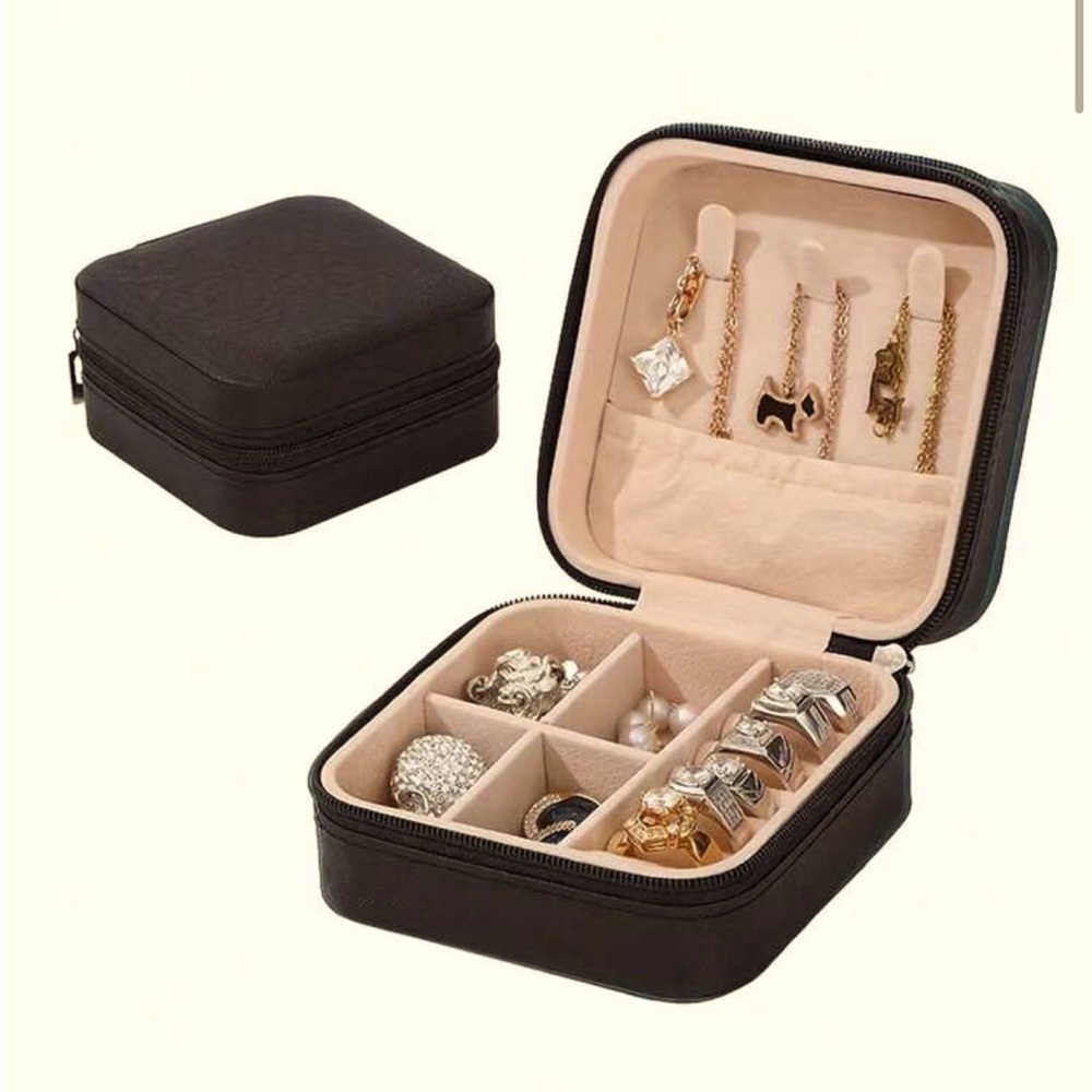 Black Travel Jewelry Storage Case NEW 🏷️